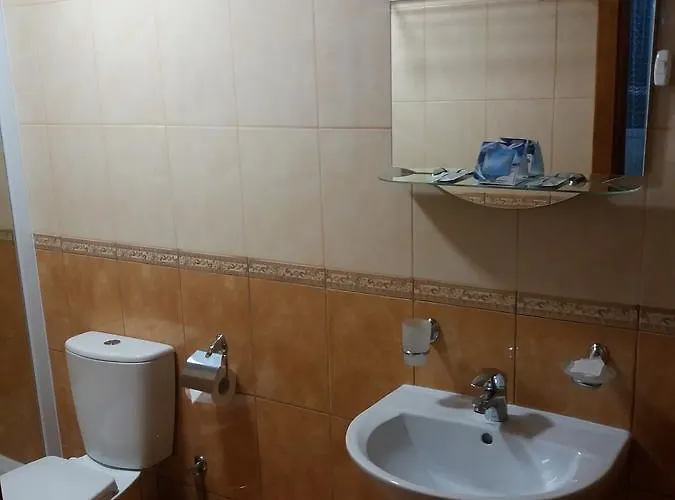 בית הארחה Grey House *
